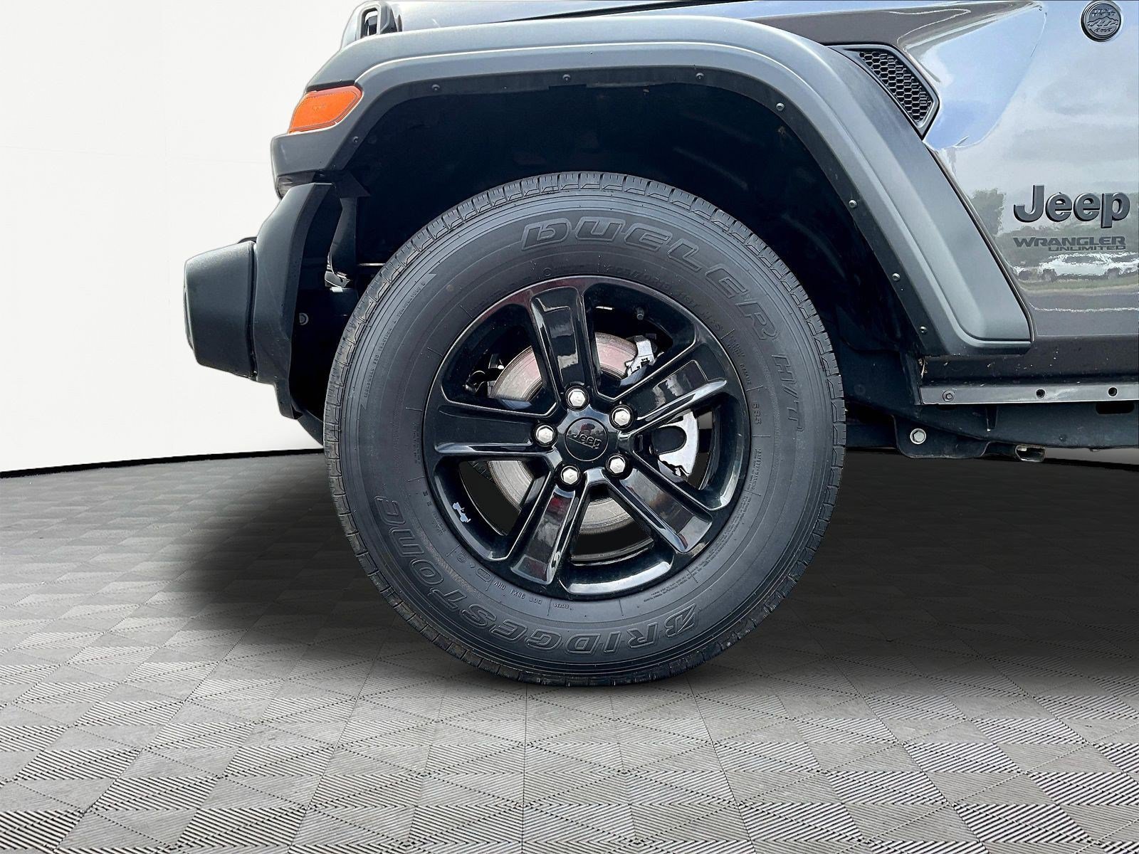 Used 2022 Jeep Wrangler Unlimited Sport AWD/4WD image 32