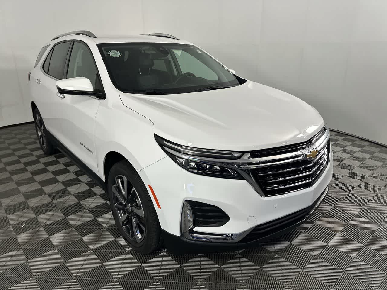 Used 2024 Chevrolet Equinox Premier FWD image 14