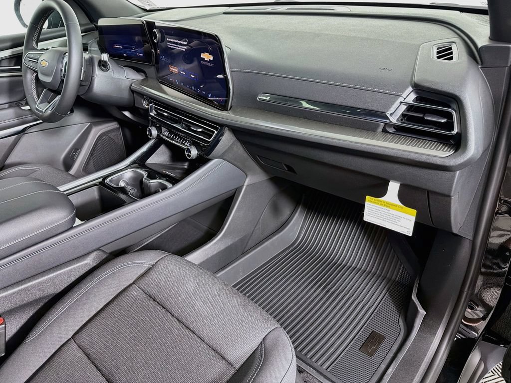New 2026 Chevrolet Traverse LT w/ Driver Confidence Package AWD/4WD image 30