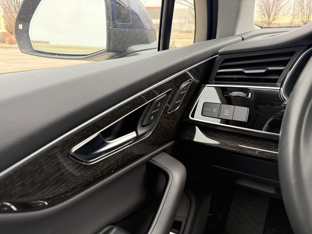 Used 2022 Audi Q7 3.0T Premium image 32