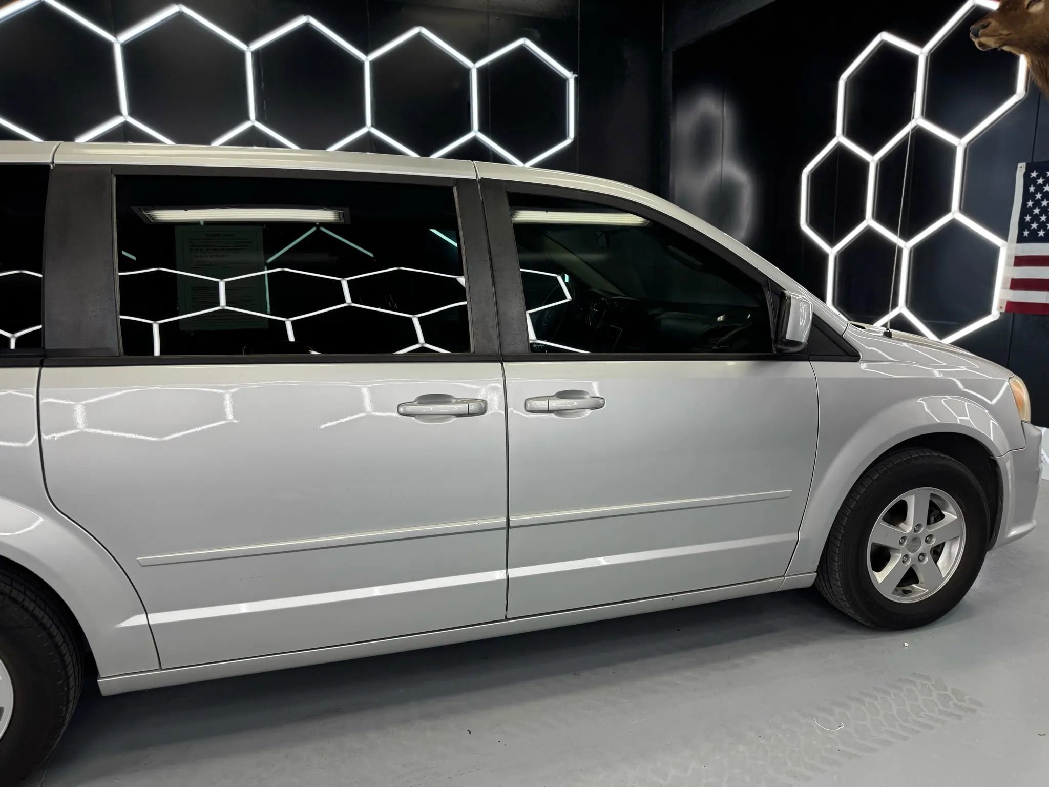 Used 2012 Dodge Grand Caravan SXT FWD image 5