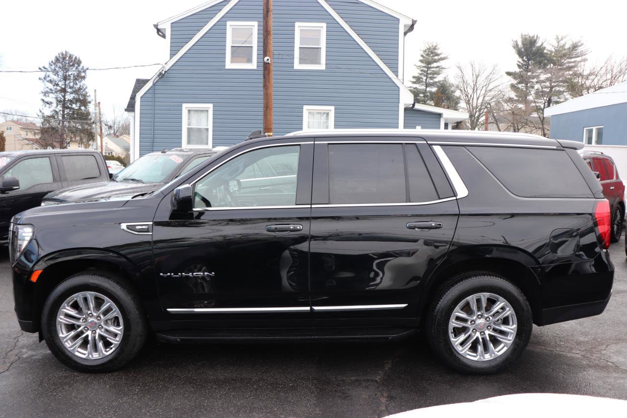 Used 2024 GMC Yukon SLT image 2