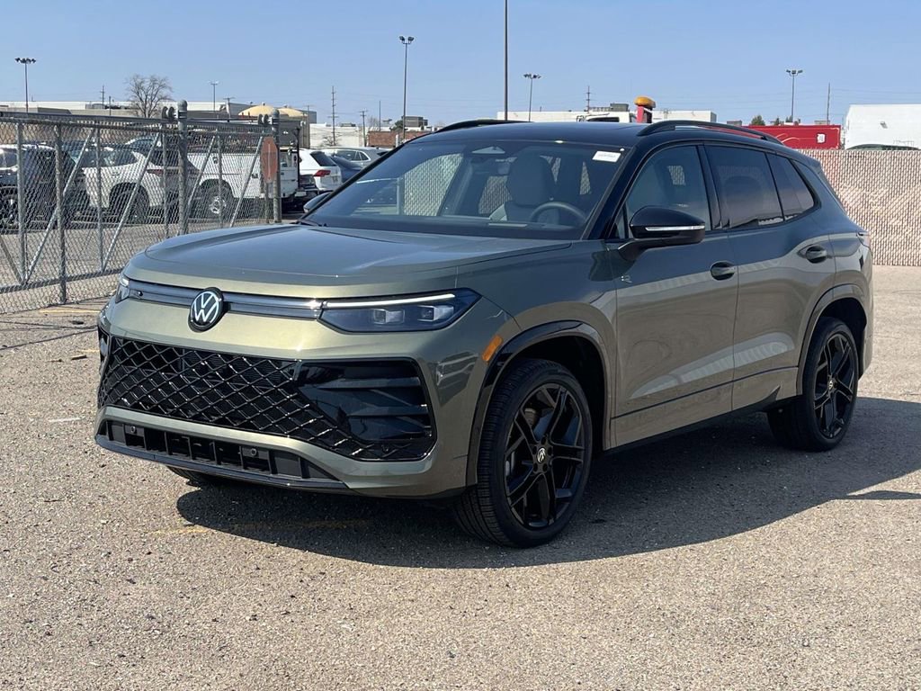 New 2026 Volkswagen Tiguan SE R-Line AWD/4WD image 1