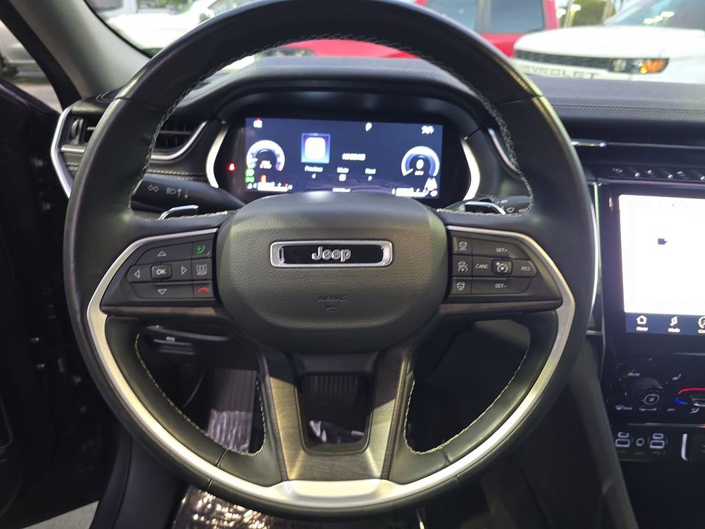 Used 2022 Jeep Grand Cherokee Limited image 21