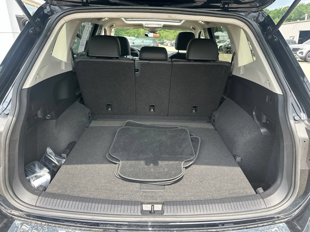 Used 2023 Volkswagen Tiguan SE w/ Panoramic Sunroof Package AWD/4WD image 32