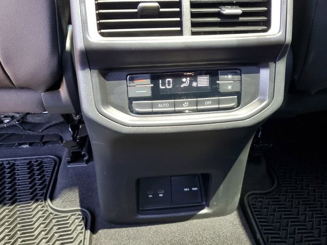 Certified 2025 Volkswagen Atlas SE w/ Panoramic Sunroof Package FWD image 12
