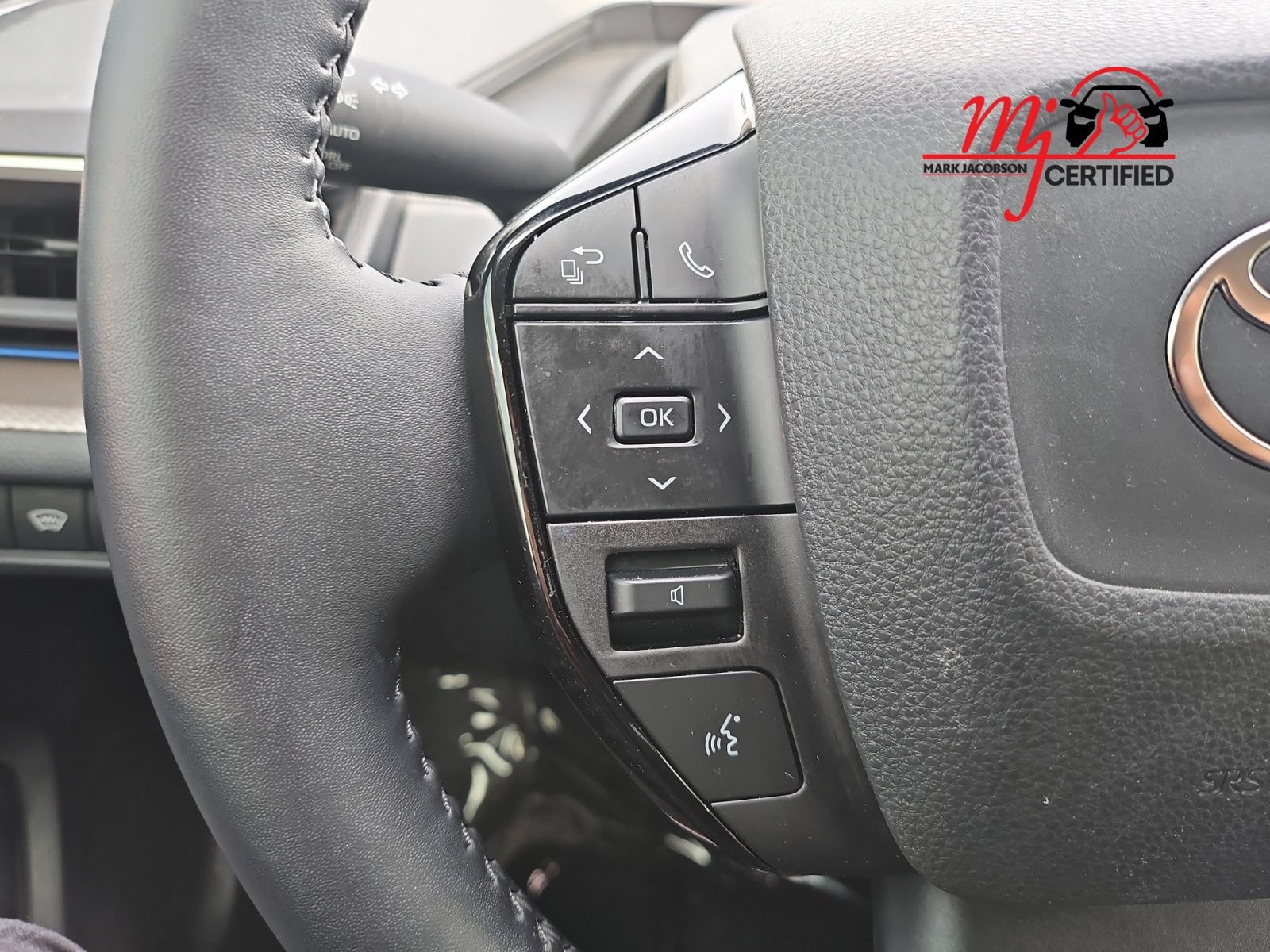 Used 2024 Toyota Prius XLE FWD image 30