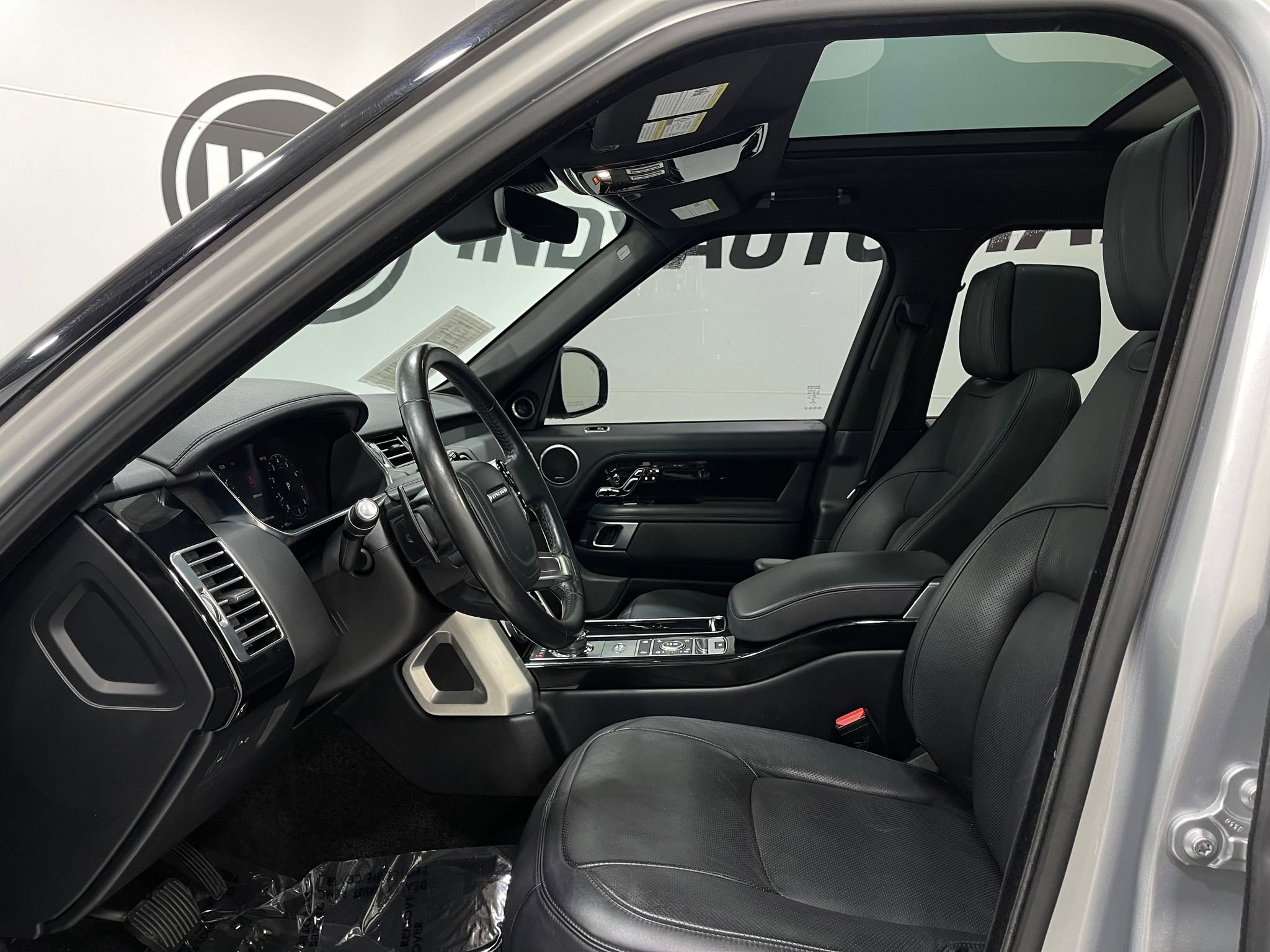 Used 2018 Land Rover Range Rover HSE AWD/4WD image 14