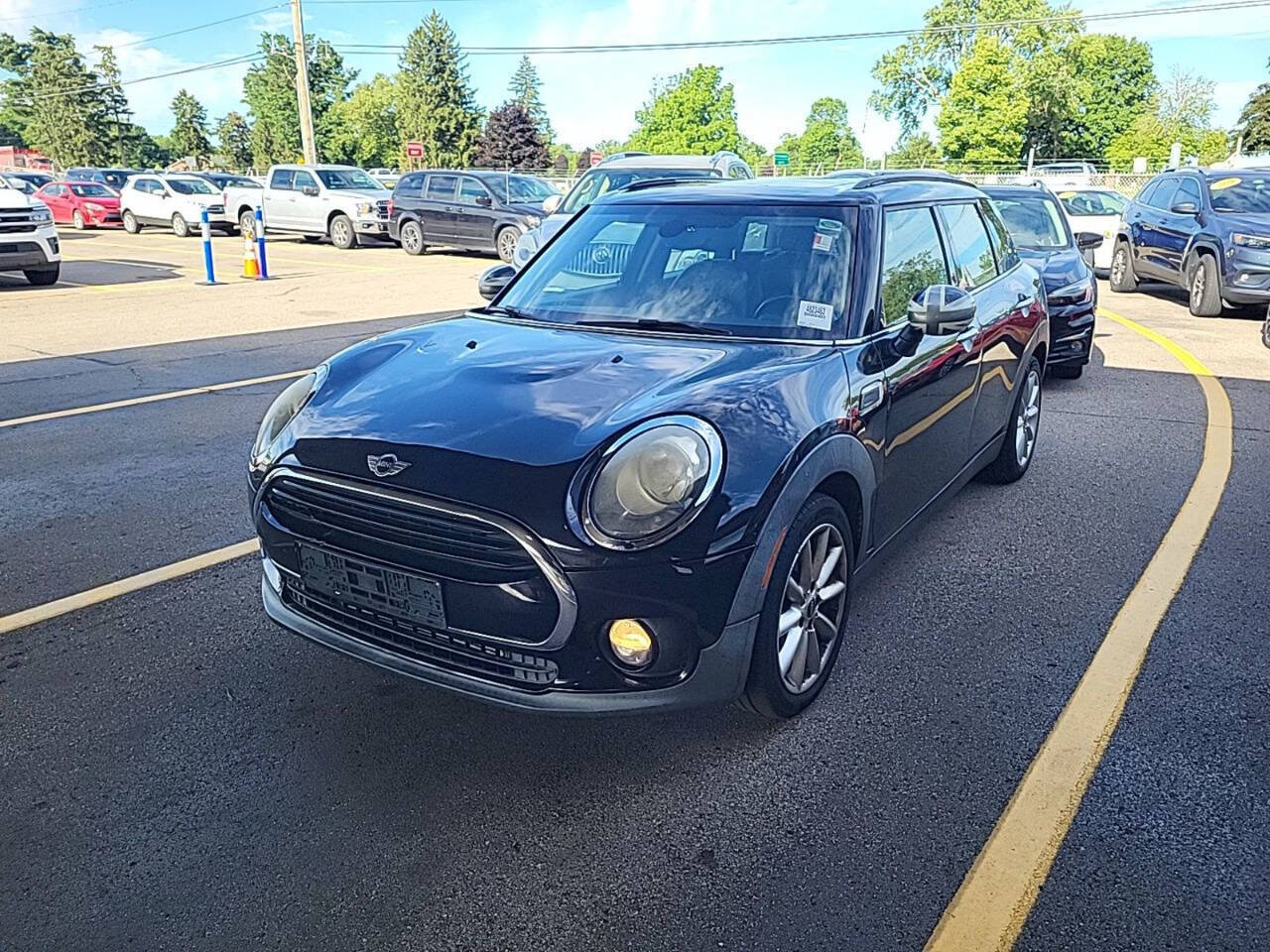 Used 2016 MINI Cooper Clubman FWD image 1