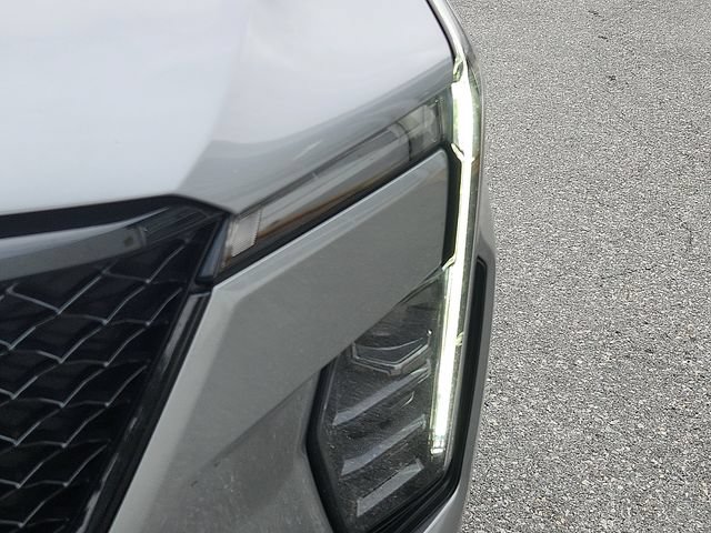 Certified 2024 Cadillac XT4 Sport w/ Technology Package FWD image 9