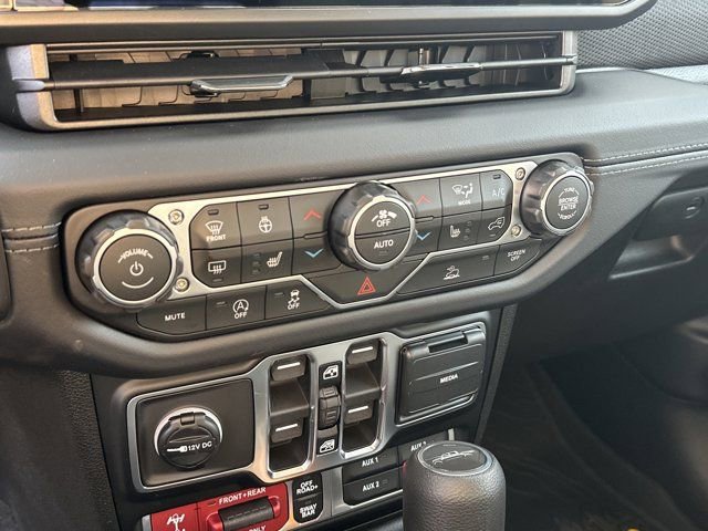 New 2026 Jeep Gladiator Rubicon w/ Technology Group image 26