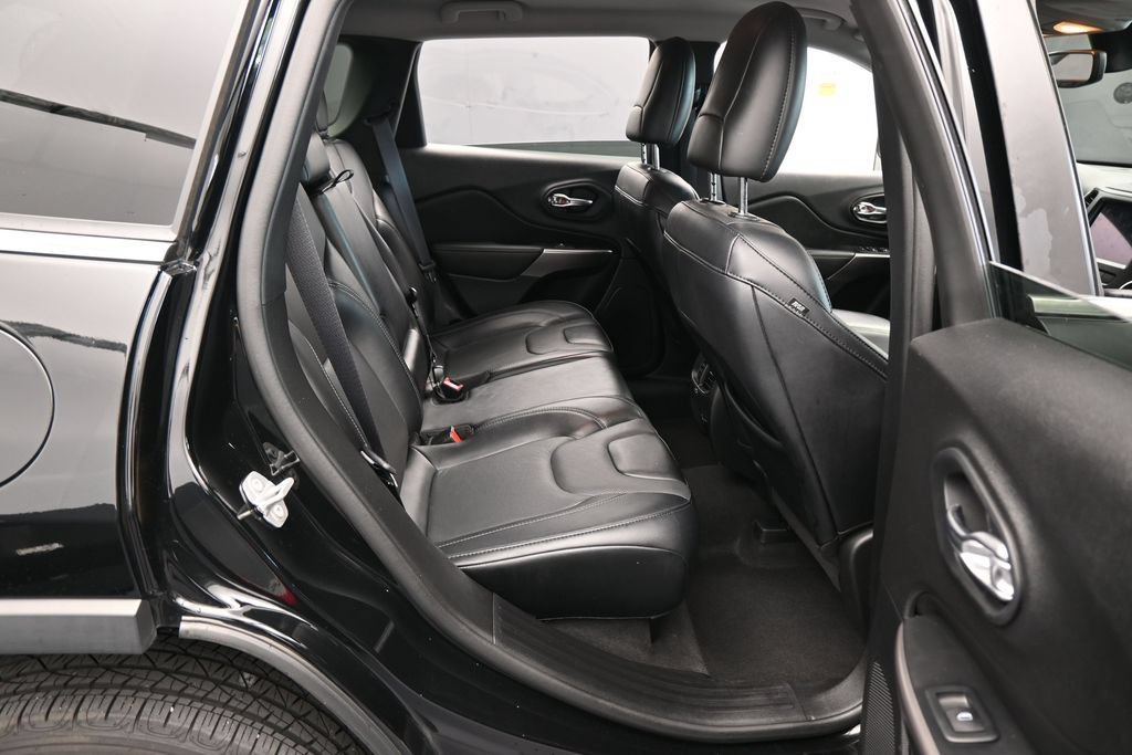 Used 2022 Jeep Cherokee Latitude Lux FWD image 34