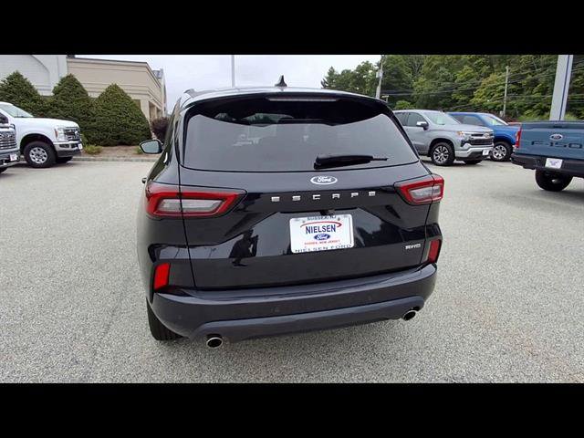 Certified 2024 Ford Escape ST-Line w/ Tech Pack #1 AWD/4WD image 7