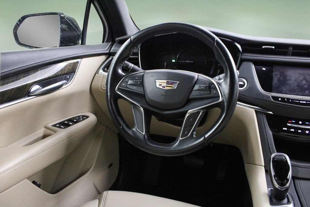 Used 2019 Cadillac XT5 FWD image 18