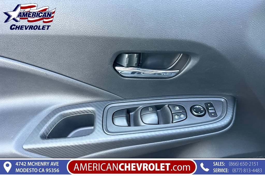 Used 2025 Nissan Versa SV FWD image 11