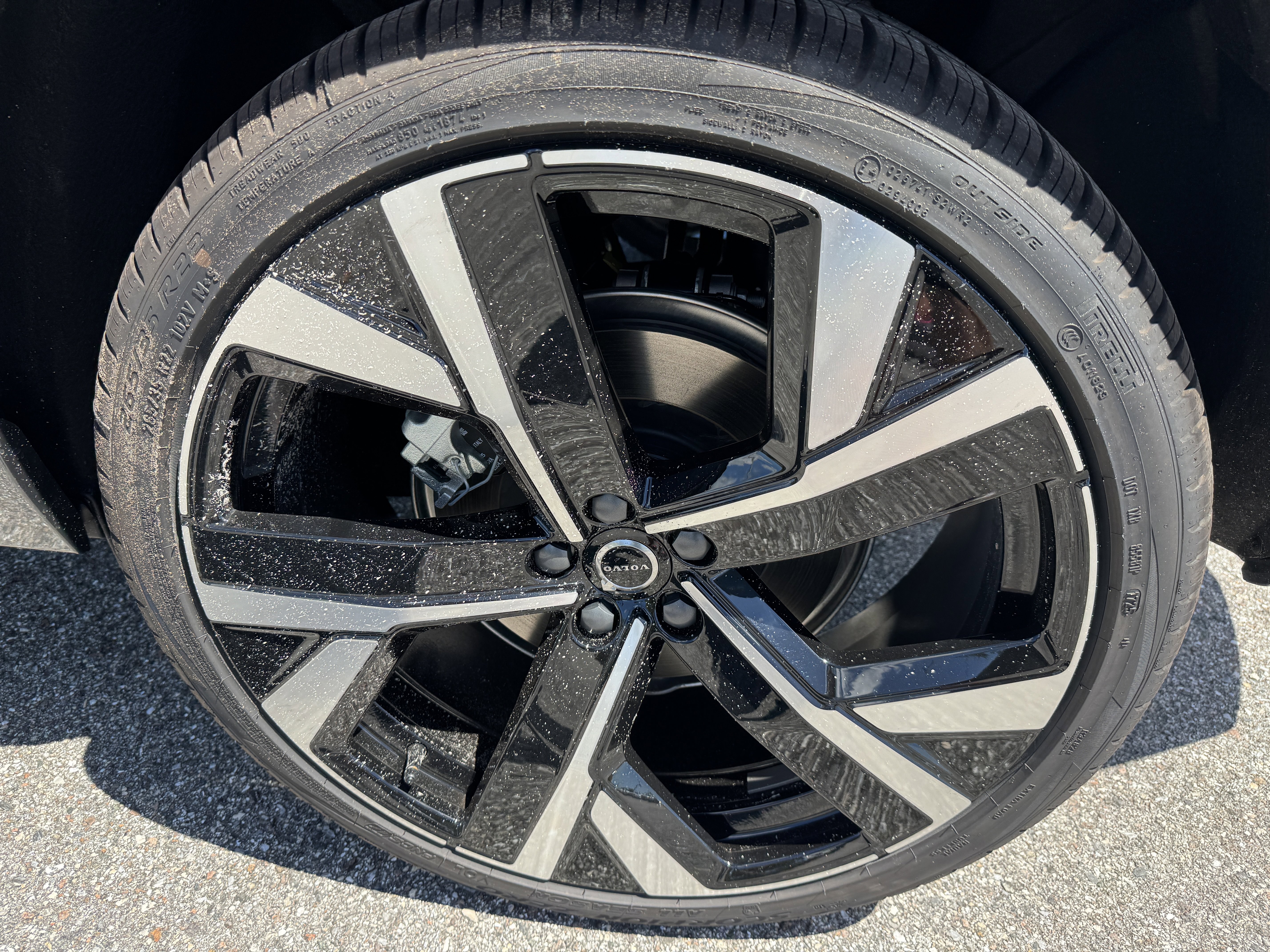New 2026 Volvo XC60 B5 Ultra w/ Protection Package image 31