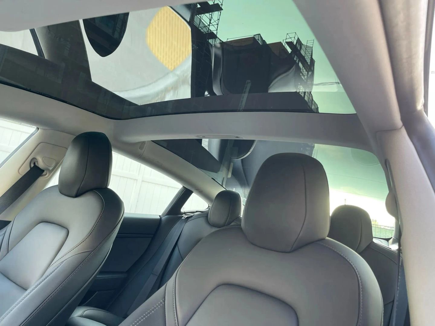 Used 2018 Tesla Model 3 Mid Range image 9