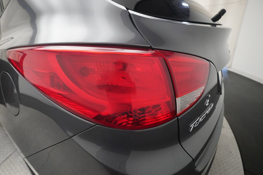 Used 2015 Hyundai Tucson SE AWD/4WD image 32