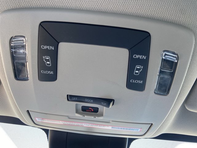 Used 2023 Toyota Sienna LE FWD image 48