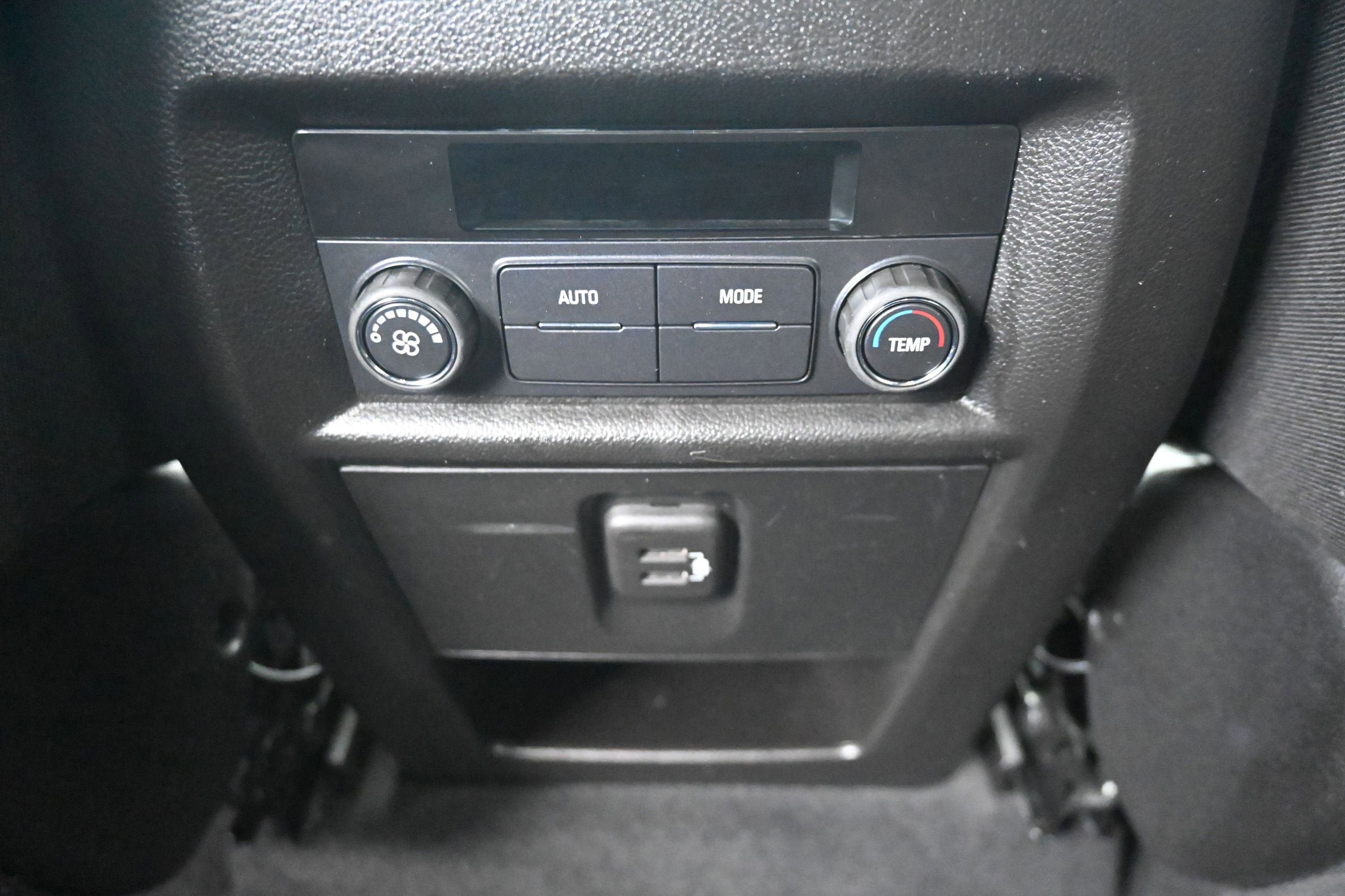 Used 2023 Chevrolet Traverse LT AWD/4WD image 24