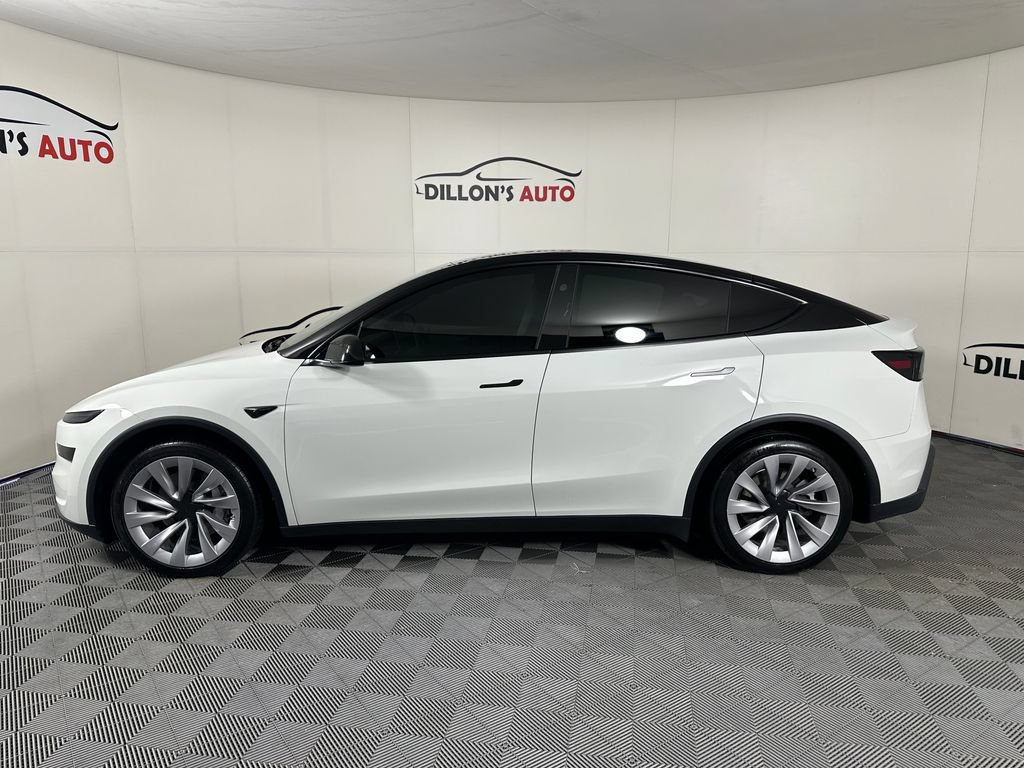 Used 2026 Tesla Model Y AWD image 5
