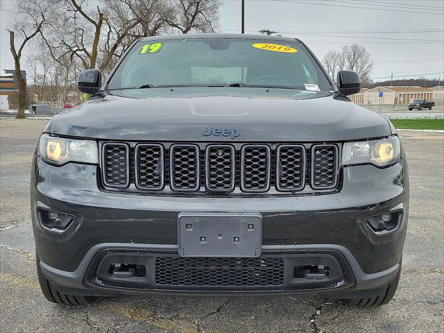 Used 2019 Jeep Grand Cherokee Laredo AWD/4WD image 29