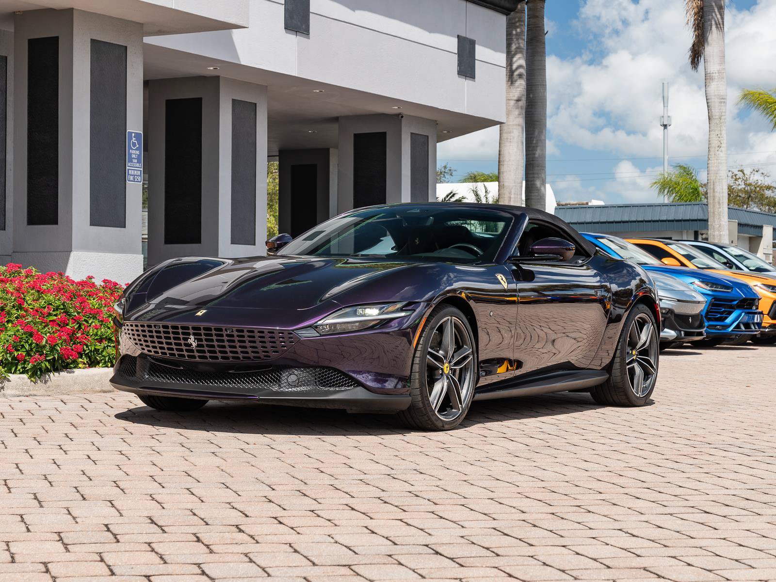 Used 2025 Ferrari Roma Spider RWD image 29