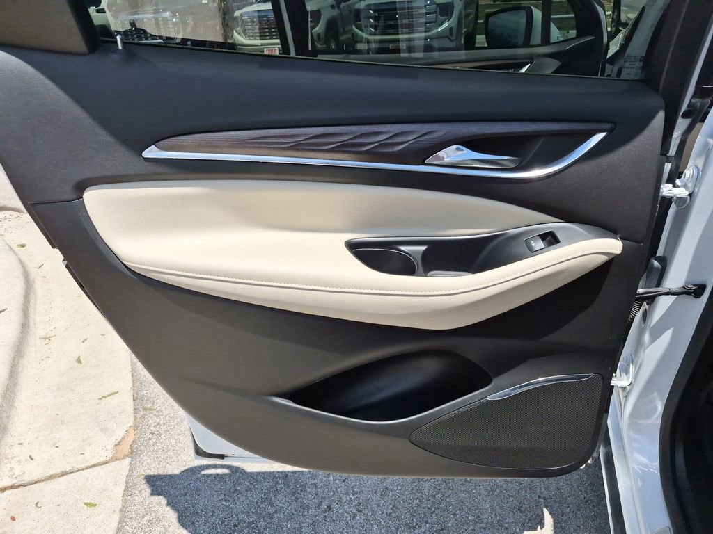Used 2023 Buick Enclave Avenir w/ Avenir Technology Package FWD image 33