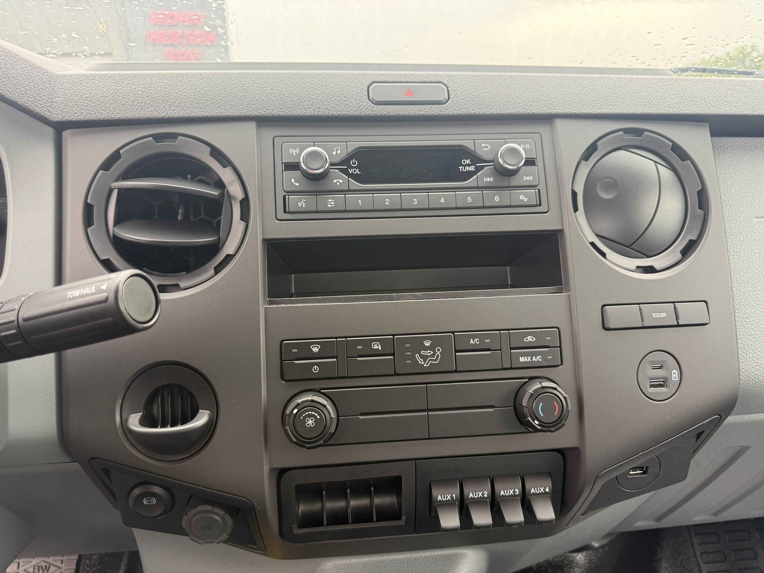 New 2027 Ford F750 2WD Regular Cab Super Duty image 17