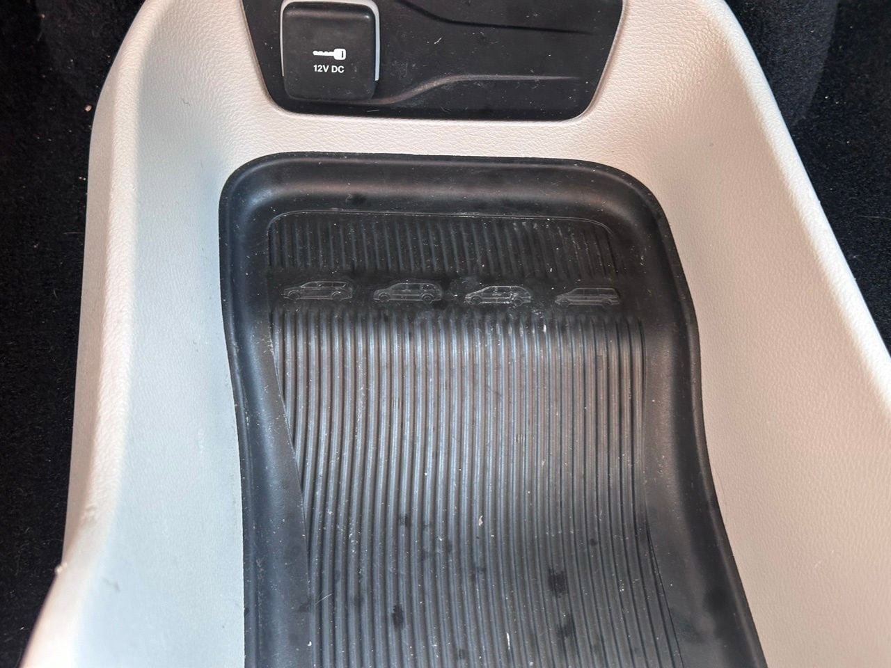 Used 2023 Chrysler Voyager LX FWD image 36