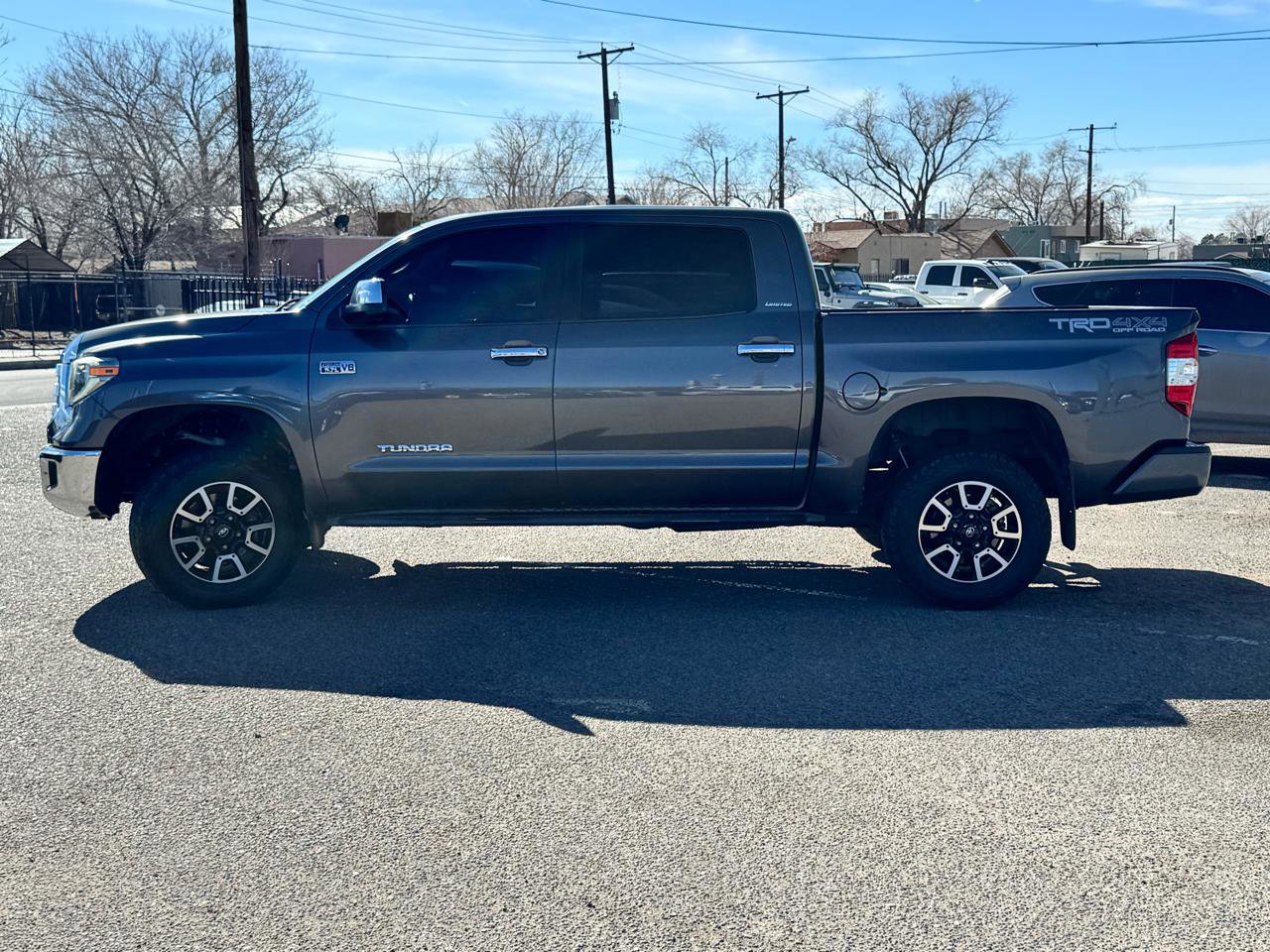 Used 2018 Toyota Tundra Limited w/ Limited Premium Package AWD/4WD image 4