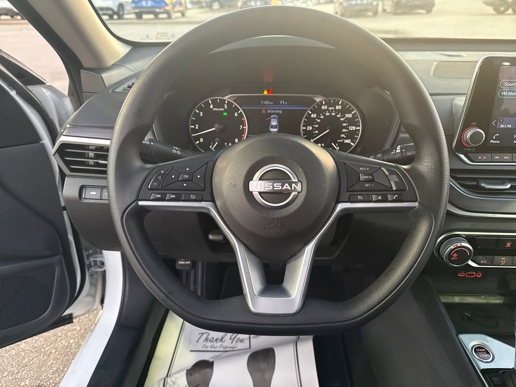 Used 2025 Nissan Altima 2.5 SV FWD image 19