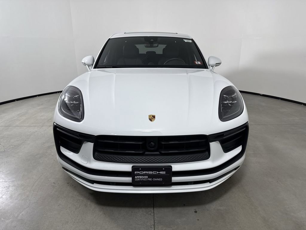 Certified 2025 Porsche Macan image 10