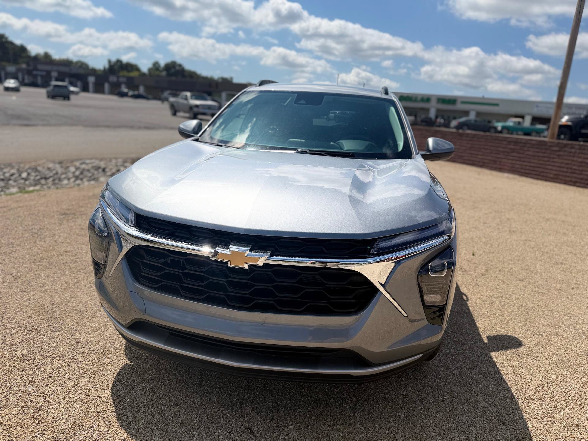 New 2026 Chevrolet Trax LT w/ Driver Confidence Package FWD image 8