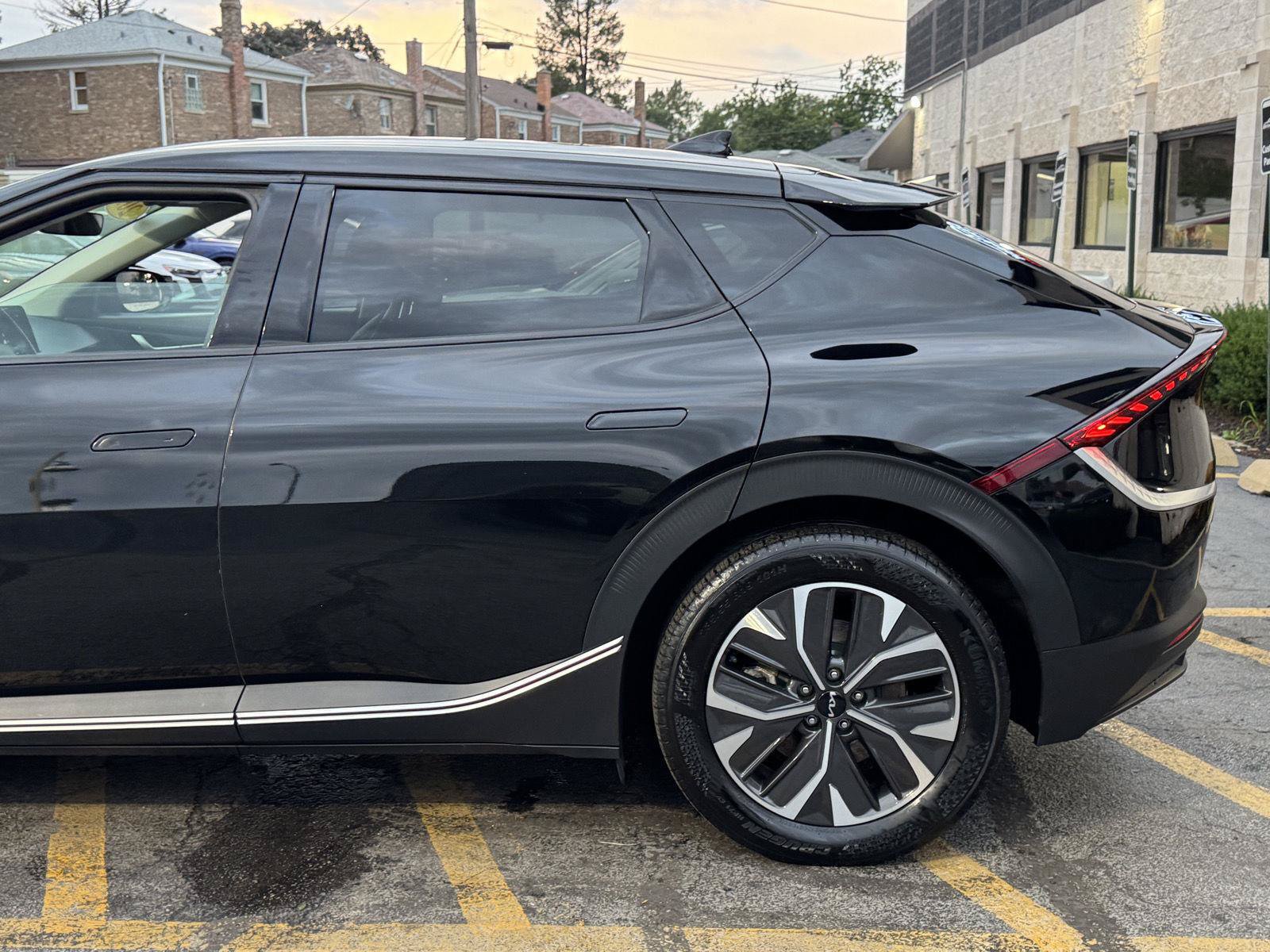 Used 2024 Kia EV6 Light RWD image 2