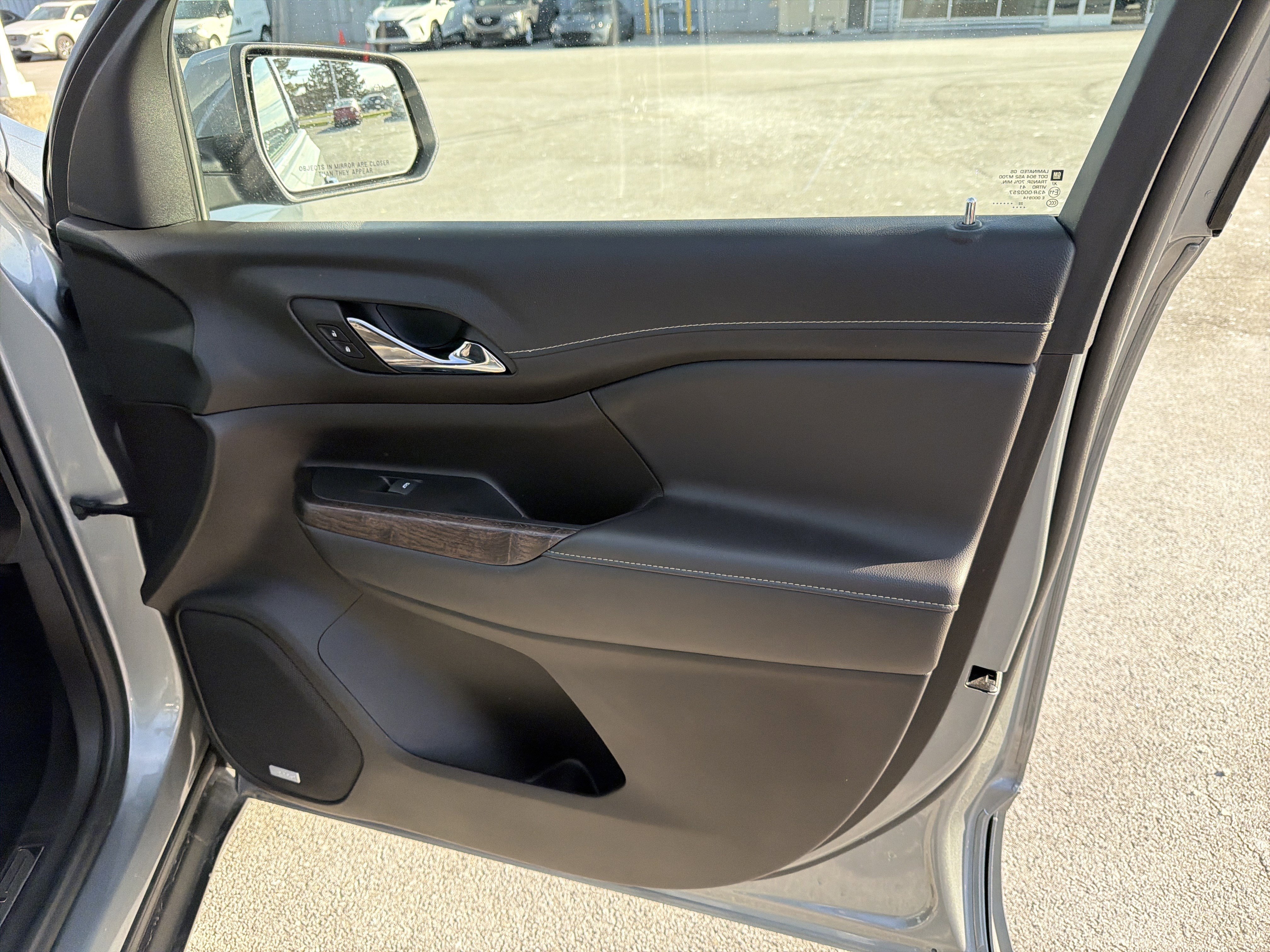 Used 2023 GMC Acadia Denali w/ Denali Technology Package image 98