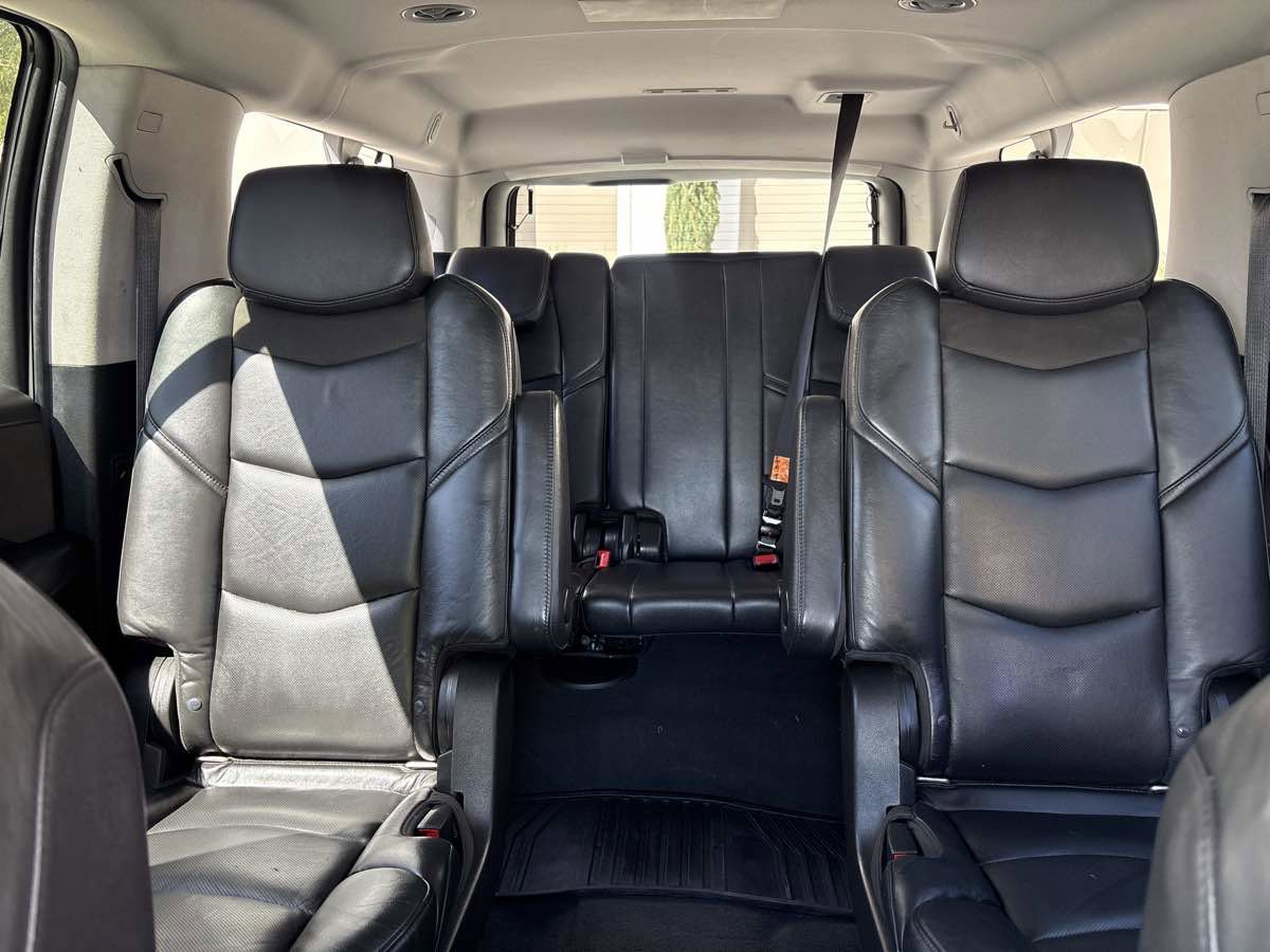 Used 2019 Cadillac Escalade ESV Luxury AWD/4WD image 36