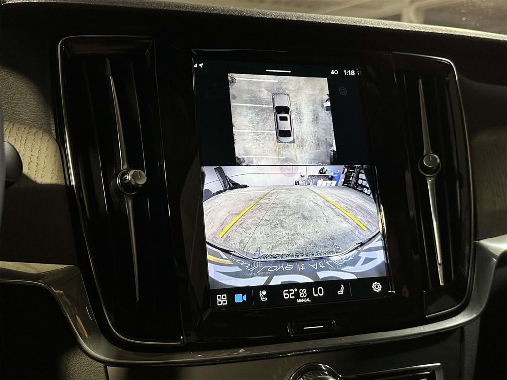 Used 2025 Volvo S90 T8 Plus image 19