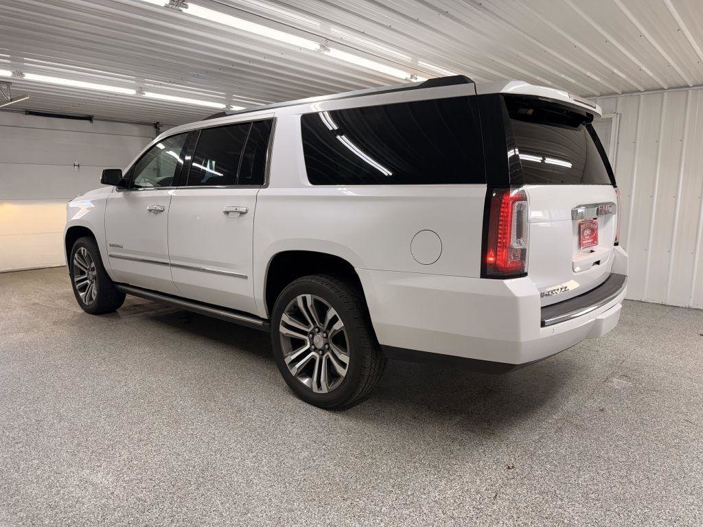 Used 2019 GMC Yukon XL Denali w/ Denali Ultimate Package AWD/4WD image 4