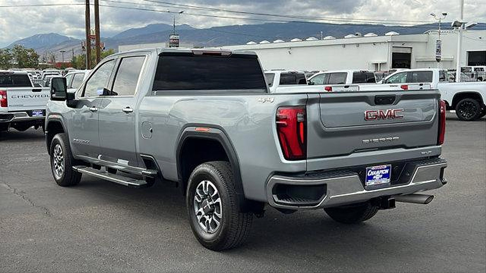 Certified 2024 GMC Sierra 2500 SLT w/ SLT Convenience Package image 8