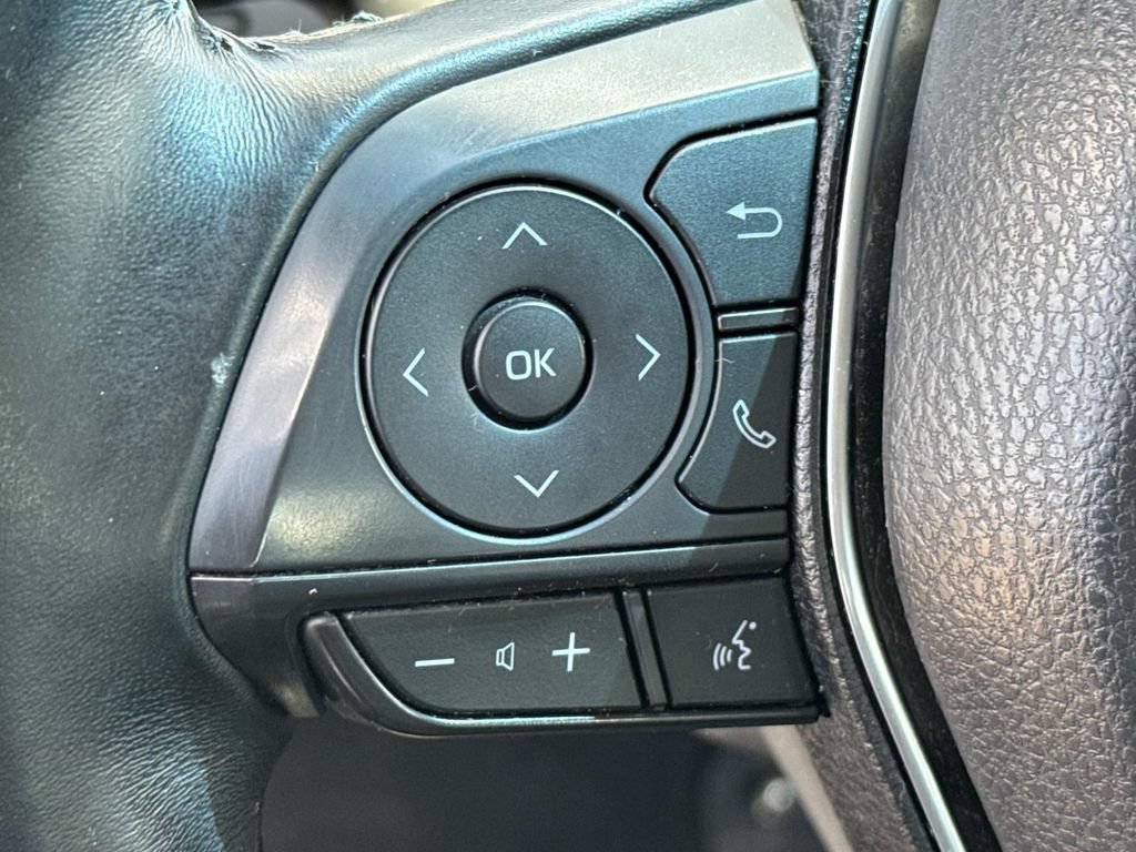 Used 2019 Toyota Camry SE FWD image 24