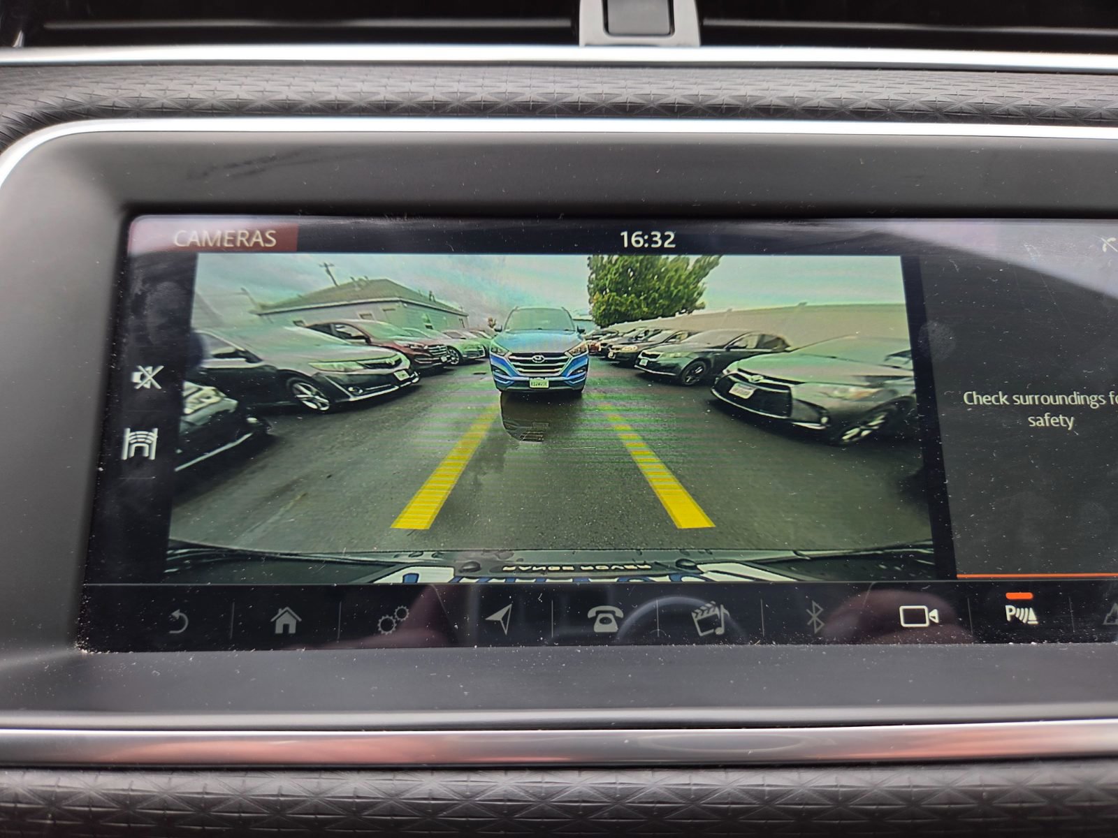 Used 2020 Land Rover Range Rover Evoque S image 19