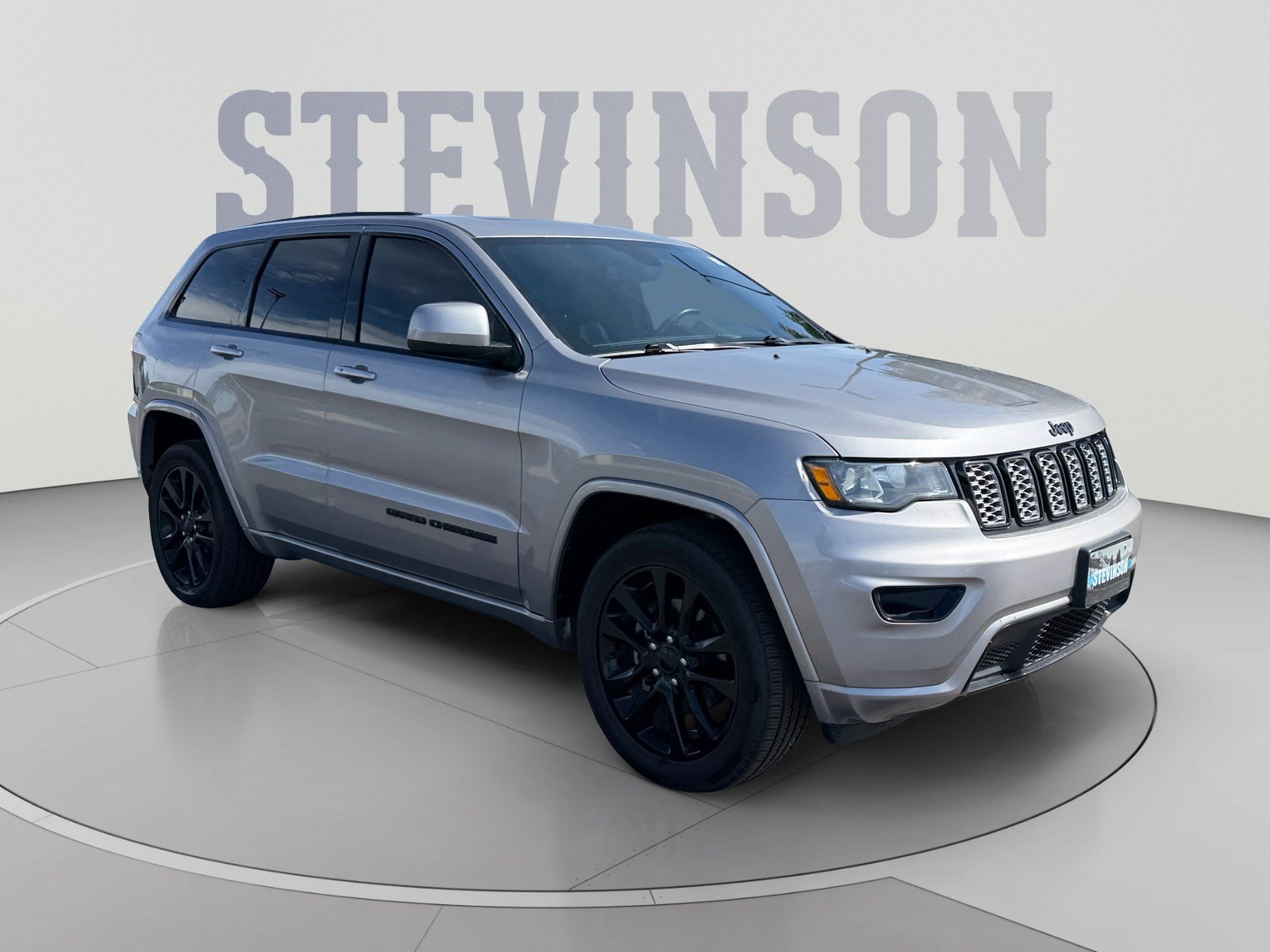 Used 2019 Jeep Grand Cherokee Altitude AWD/4WD image 7