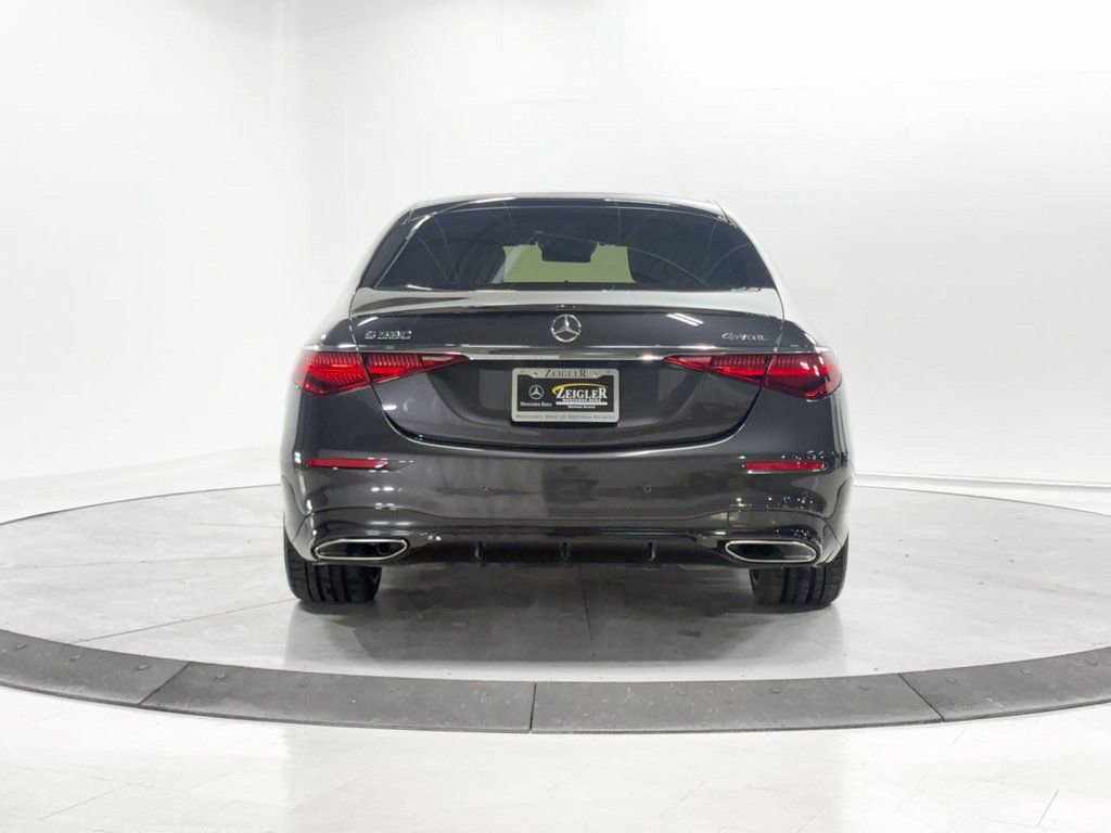 Used 2022 Mercedes-Benz S 580 4MATIC Sedan w/ AMG Line Package image 32