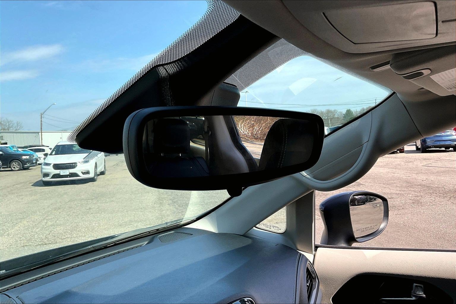 Used 2023 Chrysler Pacifica Touring-L image 34