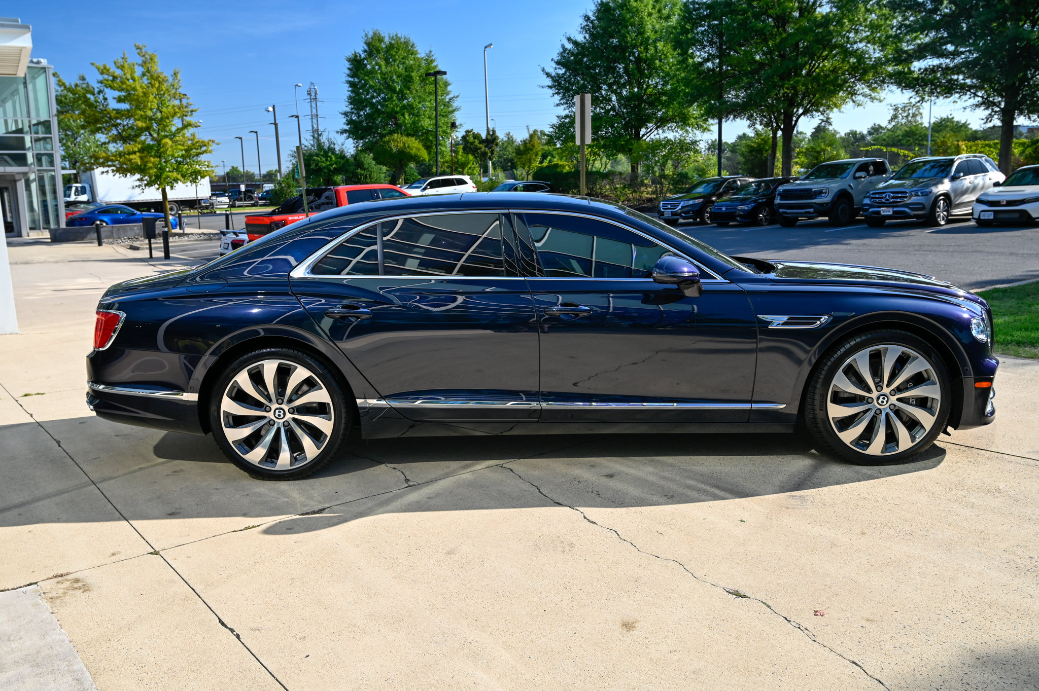 Used 2022 Bentley Flying Spur V8 AWD/4WD image 4