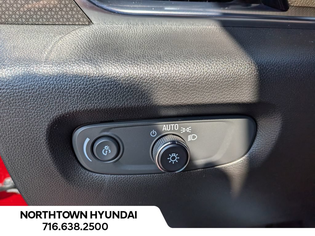 Used 2023 Chevrolet Traverse Premier w/ LPO, Floor Liner Package AWD/4WD image 34