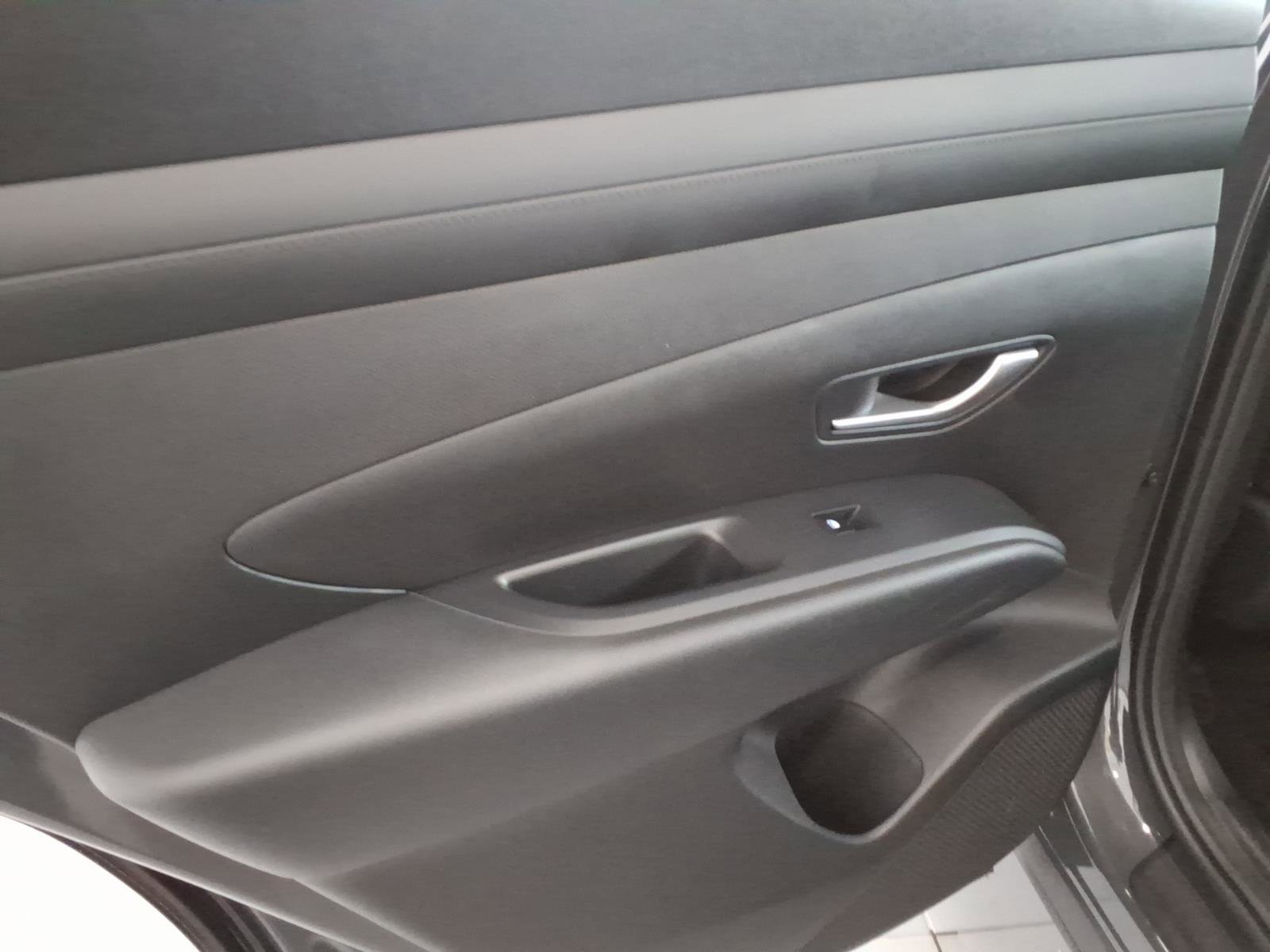 Certified 2025 Hyundai Tucson SE image 15