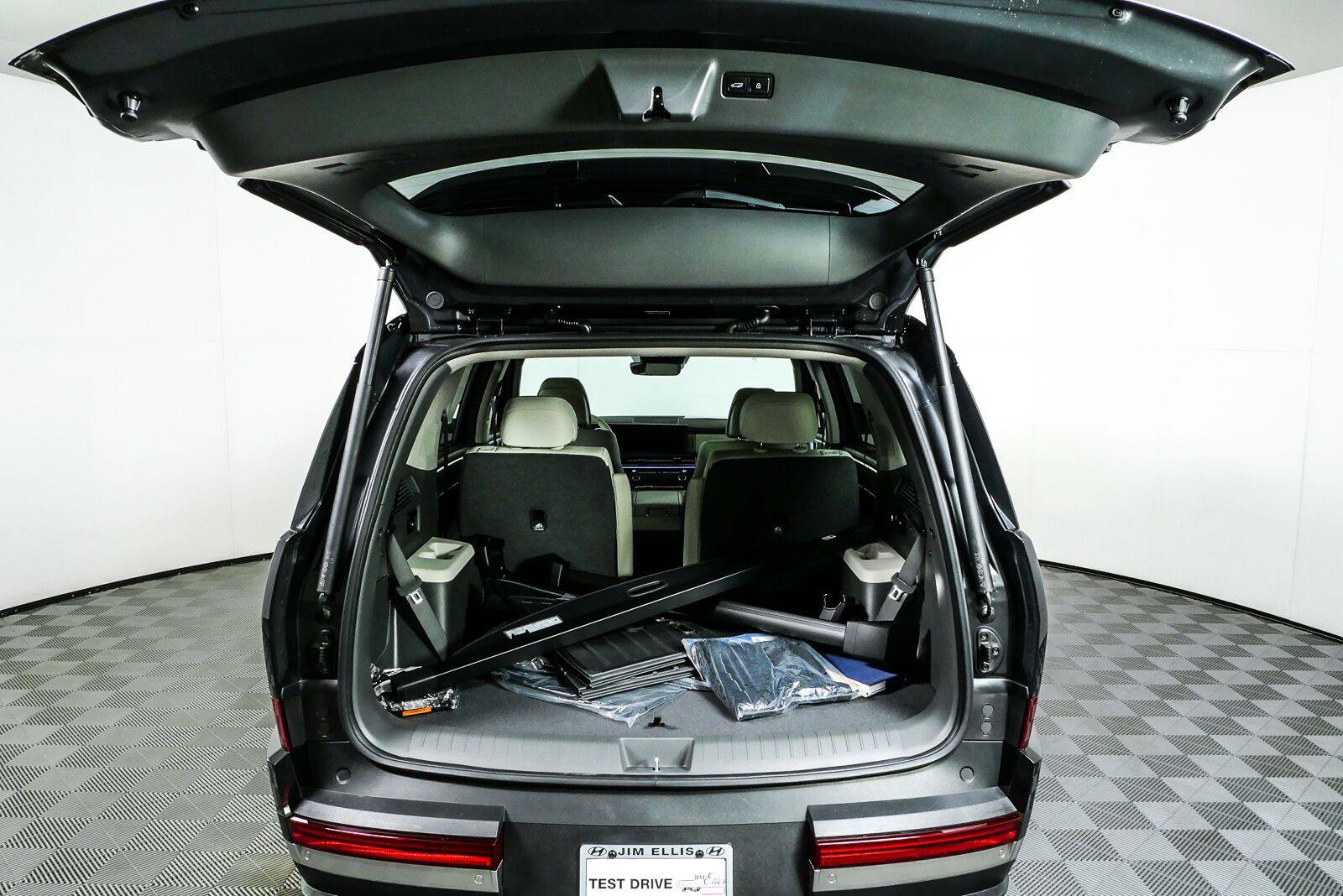 New 2026 Hyundai Santa Fe Limited FWD image 32