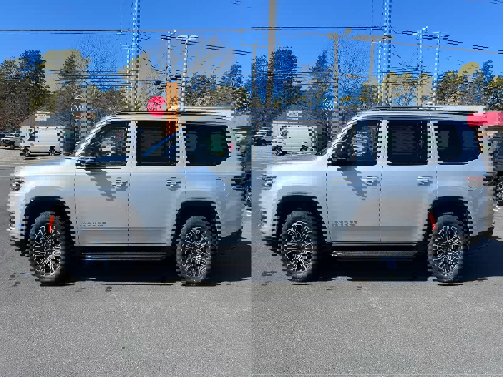 New 2025 Jeep Wagoneer 4WD w/ Premium Group I image 4